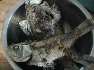 酱焖鲫鱼的做法步骤:5