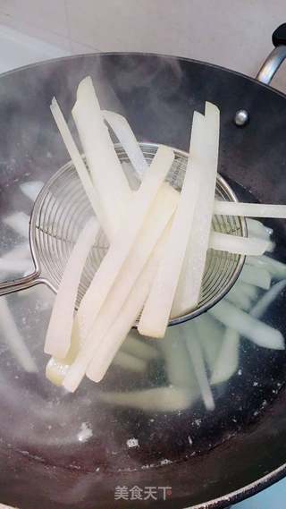 炸薯条的做法步骤:3