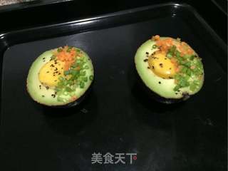 牛油果太阳蛋的做法步骤:8