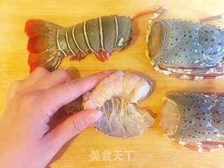 芝士黄油双味大龙虾的做法步骤:4