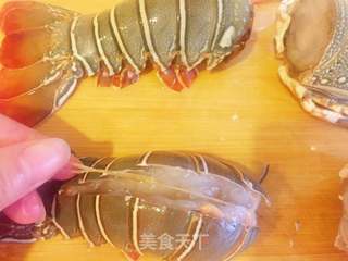 芝士黄油双味大龙虾的做法步骤:5