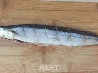 蒜香烤秋刀鱼的做法步骤:3
