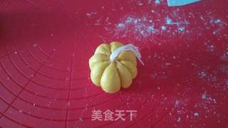 南瓜豆沙面包的做法步骤:7