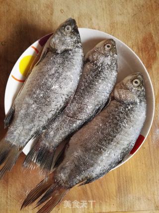 香菇炖鲫鱼的做法步骤:3