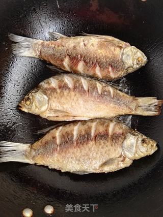 香菇炖鲫鱼的做法步骤:5