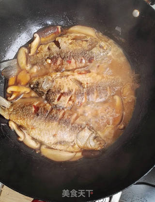 香菇炖鲫鱼的做法步骤:9