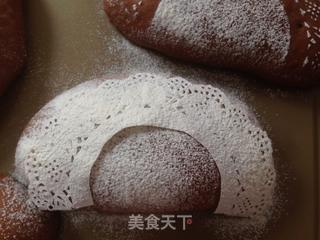 香蕉可可花边包的做法步骤:12