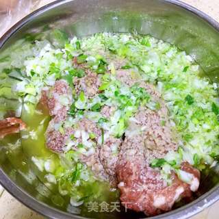 猪肉荠菜包子的做法步骤:11