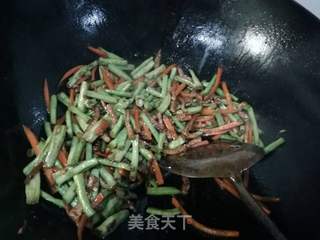 肉丝炒豇豆的做法步骤：11