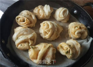 香辣花卷的做法步骤:11