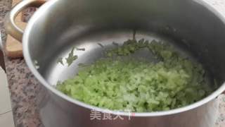 黄瓜青椒海鲜饺的做法步骤:5