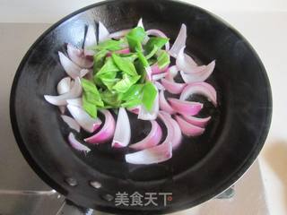 铁板洋葱爆猪肝的做法步骤:5