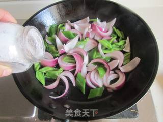 铁板洋葱爆猪肝的做法步骤:6