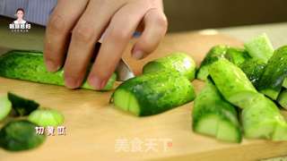 黄瓜韭菜泡菜的做法步骤:2