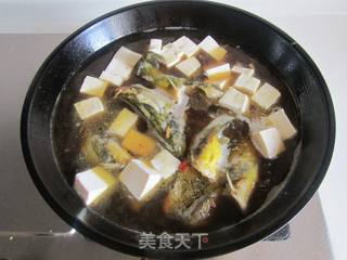 豆腐炖黄骨鱼的做法步骤:7