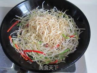 豆芽炒干丝的做法步骤:6
