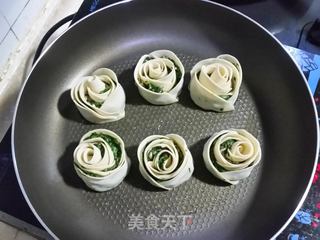 玫瑰煎饺的做法步骤:8