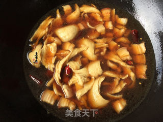 蒜苗面筋烧五花肉的做法步骤:7