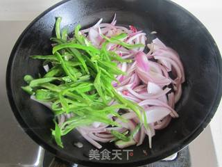 青椒洋葱炒鸡蛋的做法步骤:6