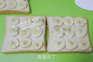 奶酪香蕉吐司 的做法步骤：1