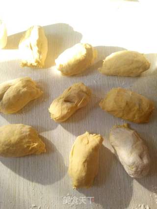 蝴蝶南瓜馒头的做法步骤:7