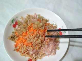 一朵玫瑰花饺的做法步骤:2
