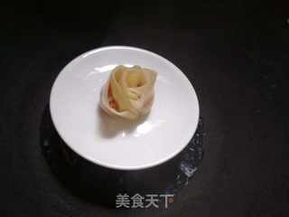 一朵玫瑰花饺的做法步骤:8