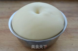 草莓酱椰蓉餐包的做法步骤:2