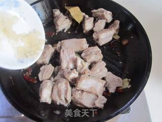香菇鹌鹑蛋烧排骨的做法步骤:6