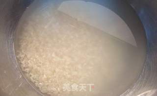 香肠焖饭的做法步骤:2