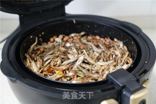 椒盐小鱼花生的做法步骤:6
