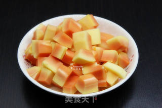 百合木瓜炖牛奶的做法步骤:2