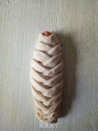 火腿肠编花馒头的做法步骤:5