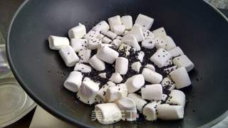 海盐玫瑰牛轧糖的做法步骤:5