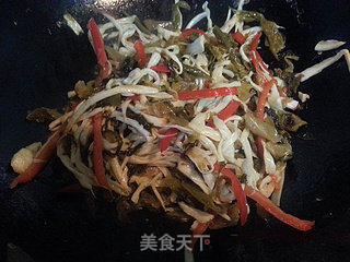 酸菜杏鲍菇的做法步骤:7