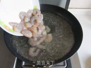 彩椒虾仁炒饭的做法步骤:6
