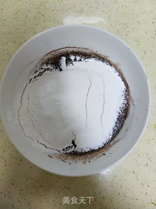 可可咕咕霍夫戚风的做法步骤:4