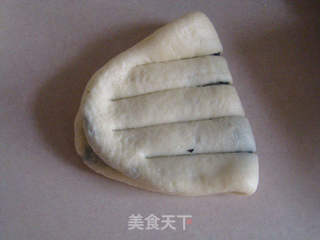 黑芝麻蓉面包(汤种)的做法步骤:6