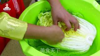 朝族媳妇教你正宗辣白菜的做法的做法步骤:5