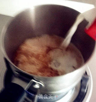 下午茶的搭档--焦糖奶茶的做法步骤:3