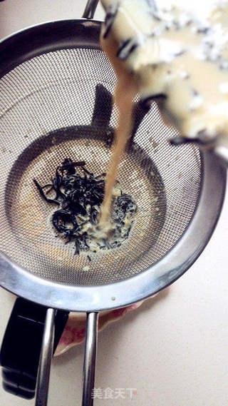 下午茶的搭档--焦糖奶茶的做法步骤:8