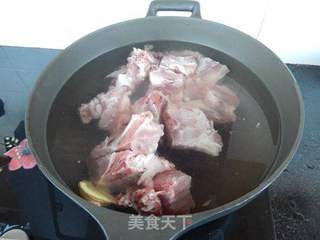 花生莲藕骨汤的做法步骤:2