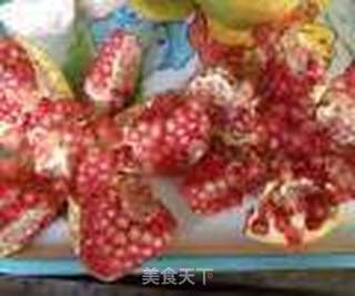 粉红水晶石榴汁的做法步骤:2