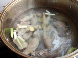 凤爪养颜汤的做法步骤:5