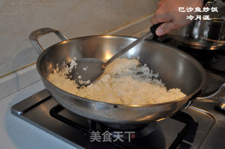 简单美味的巴沙鱼炒饭的做法步骤:13