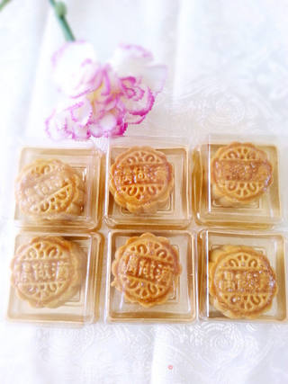 莲蓉蛋黄月饼的做法步骤:14