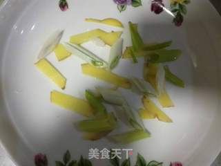 剁椒鱼头(山寨版)的做法步骤:3