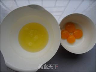 电饭煲版戚风蛋糕的做法步骤:2