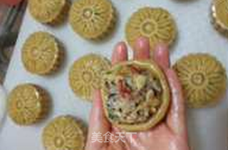 传统五仁月饼的做法步骤:11