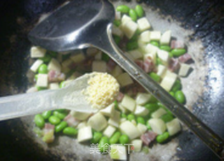 咸五花肉茭白炒毛豆的做法步骤:9
